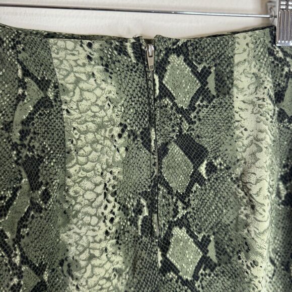 Intriguing Threads Skirt Womens size 4 Green Snakeskin Print Animal Pattern USA - Picture 8 of 10